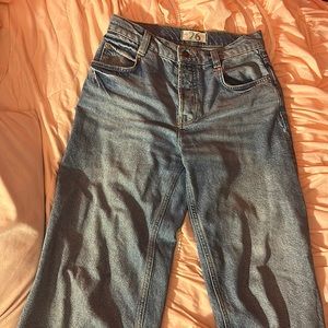 Free people jeans this is from there newest collection fits small XS high rise